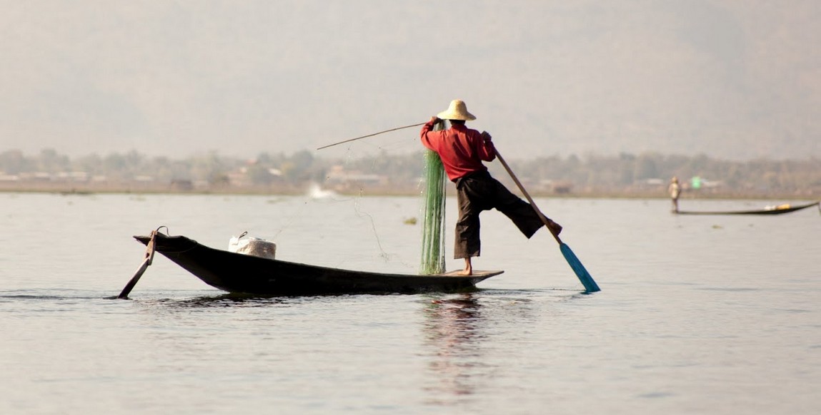 Voyage en Birmanie, les incontournables - Pécheur sur le lac Inle