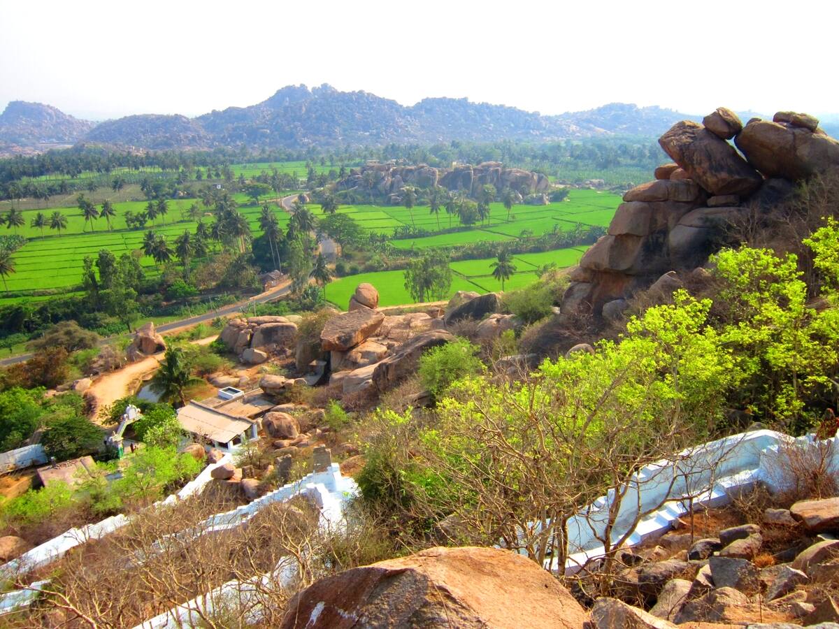 Panorama sur les rizières et les rochers de Hampi depuis Matanga Hill