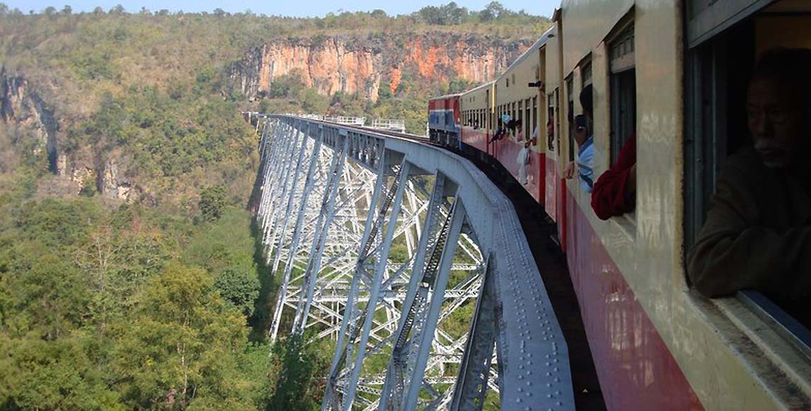 Viaduc de Gokteik sur le trajet en train vers Hsipaw