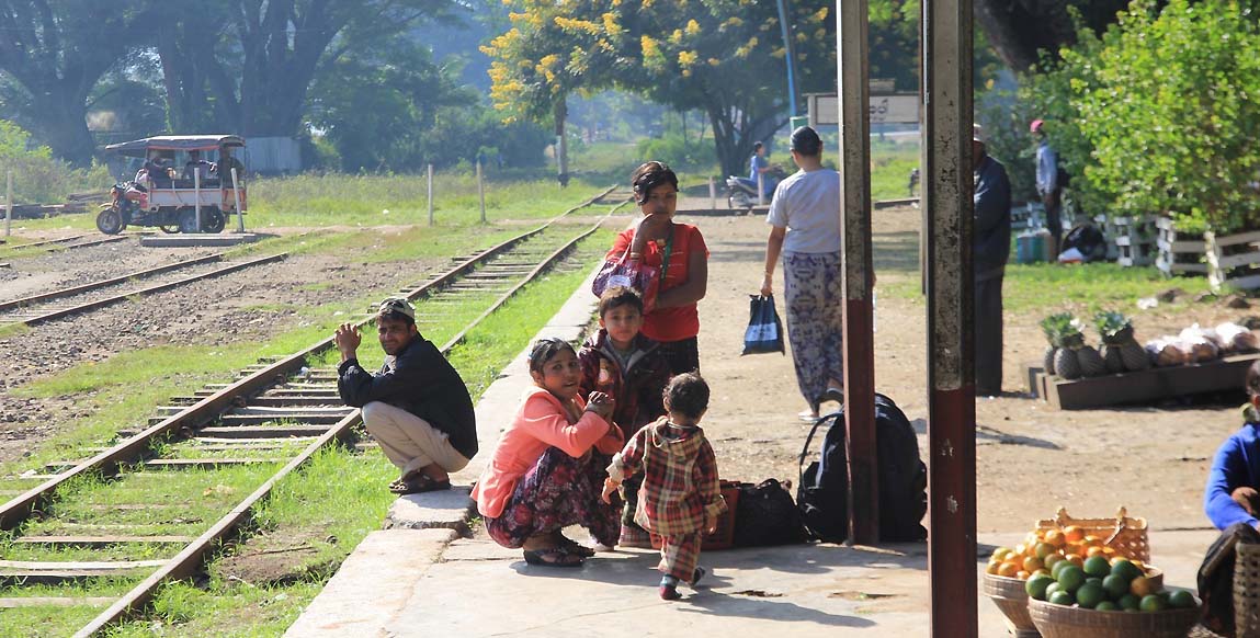 Gare sur le trajet en train vers Hsipaw