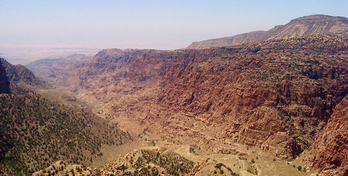 Voyage dans la reserve de biosphere de Dana, vue sur le Wadi Feynan