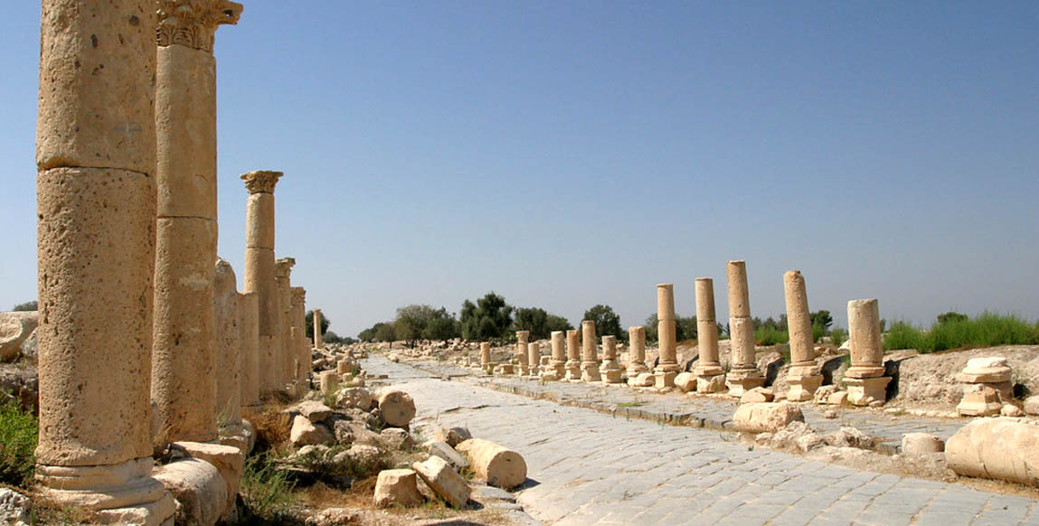 Voyage à Umm Qais, ancienne rue pavée