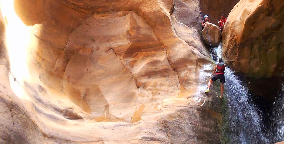 Voyage à Wadi Mujib, le Siq Trail, descente en rappel