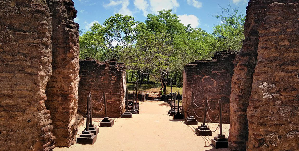 Voyage à Polonnaruwa : ruines du Palais Royal