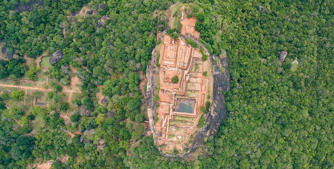 Voyage à Sigiriya : vue aérienne du Rocher du Lion