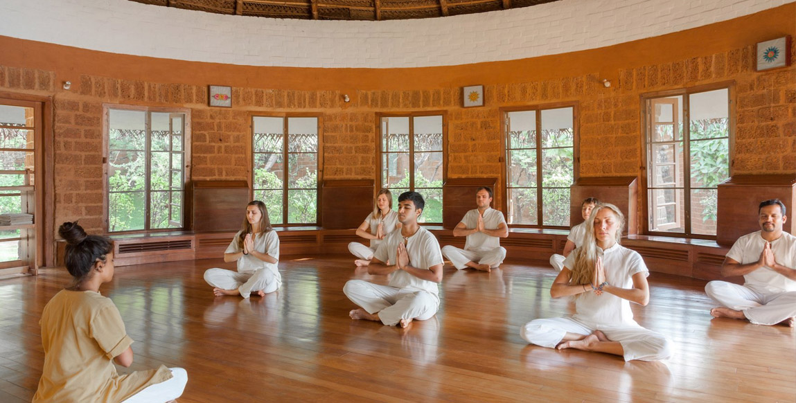 Cours de yoga au Swaswara