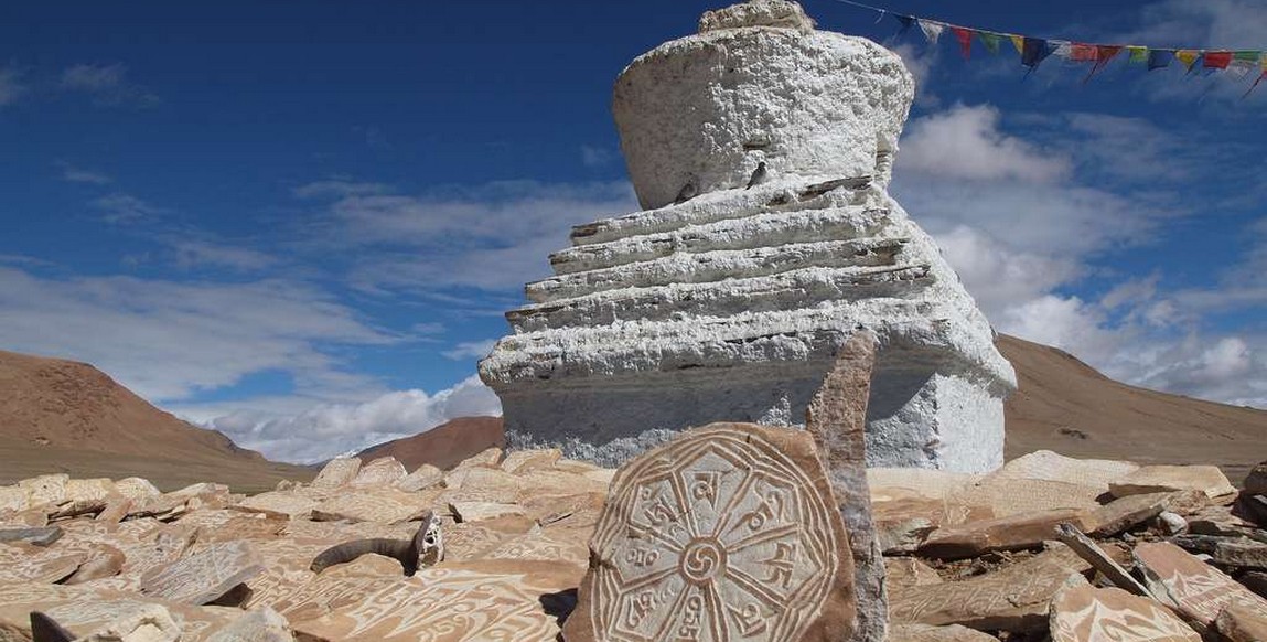 Voyage au Ladakh, stupa dans la vallée de l'Indus