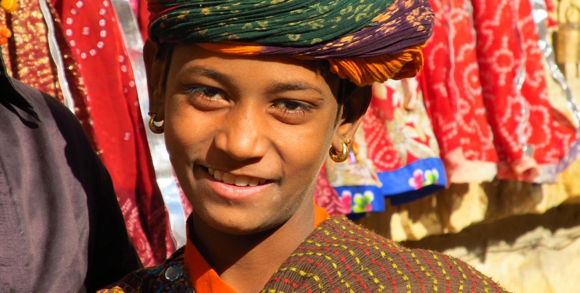 voyage au Rajasthan et Bénarès, enfant à Jaisalmer