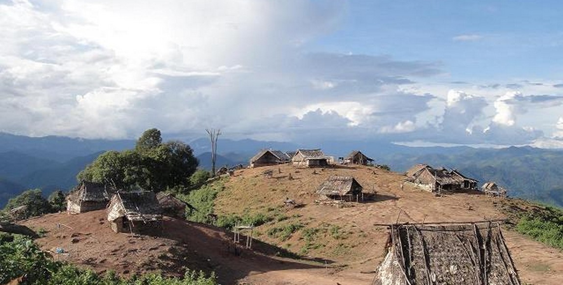 Voyage et trek au Laos, village de montagne dans le parc national de Nam Ha