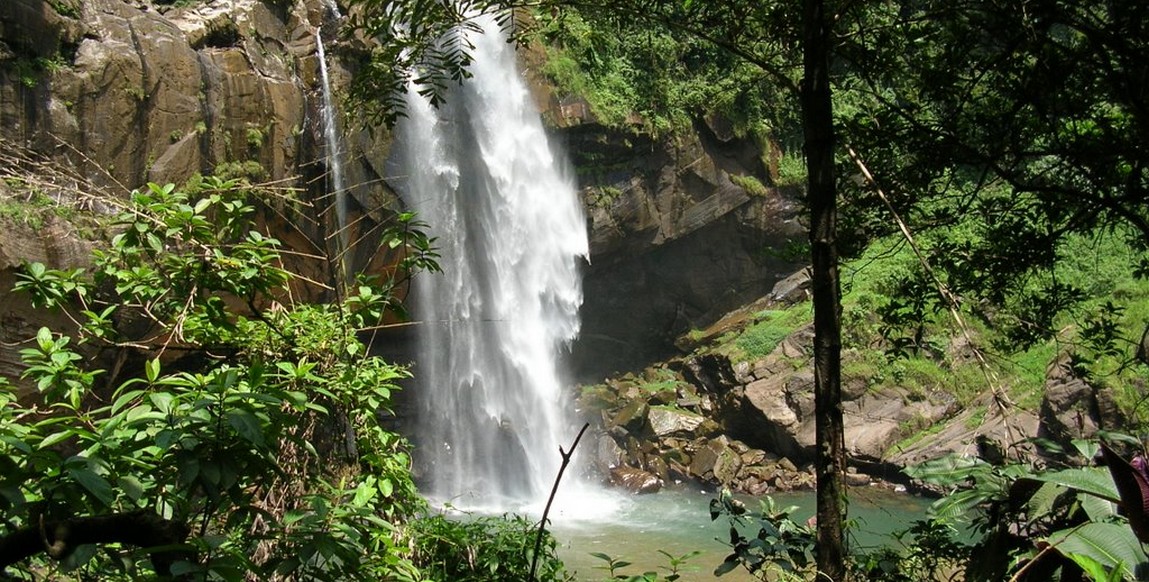 Voyage Sri Lanka, Pic d'Adam, temples et jungle, cascade
