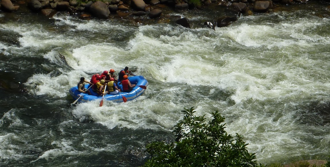 Voyage au Sri Lanka, trek, VTT et canoë,  Rafting sur la rivière Kelani