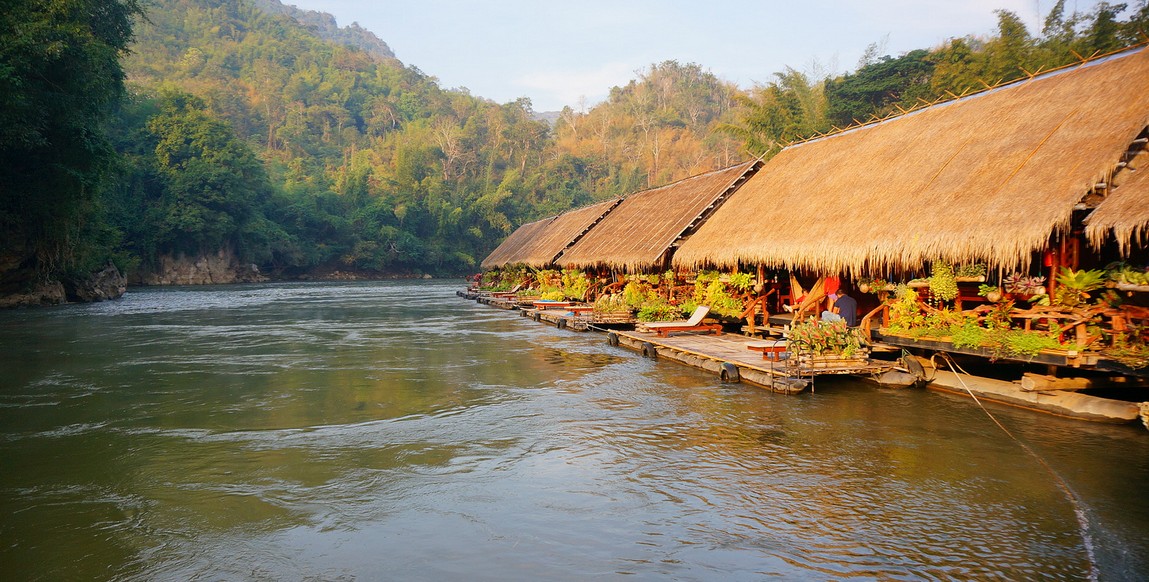 Voyage à Bangkok, sur la rivière Kwai