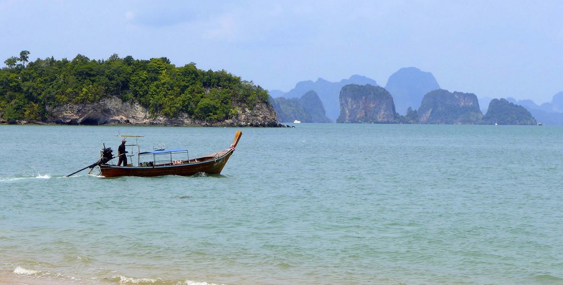 Voyage en thaïlande authentique, bateau de pécheur à Koh Yao Noi